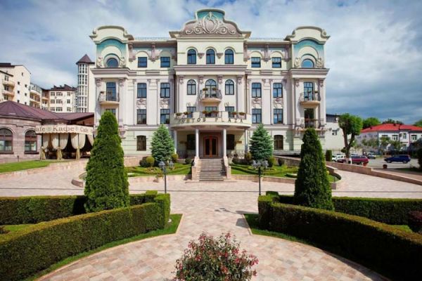 "Pontos Plaza Hotel" отель